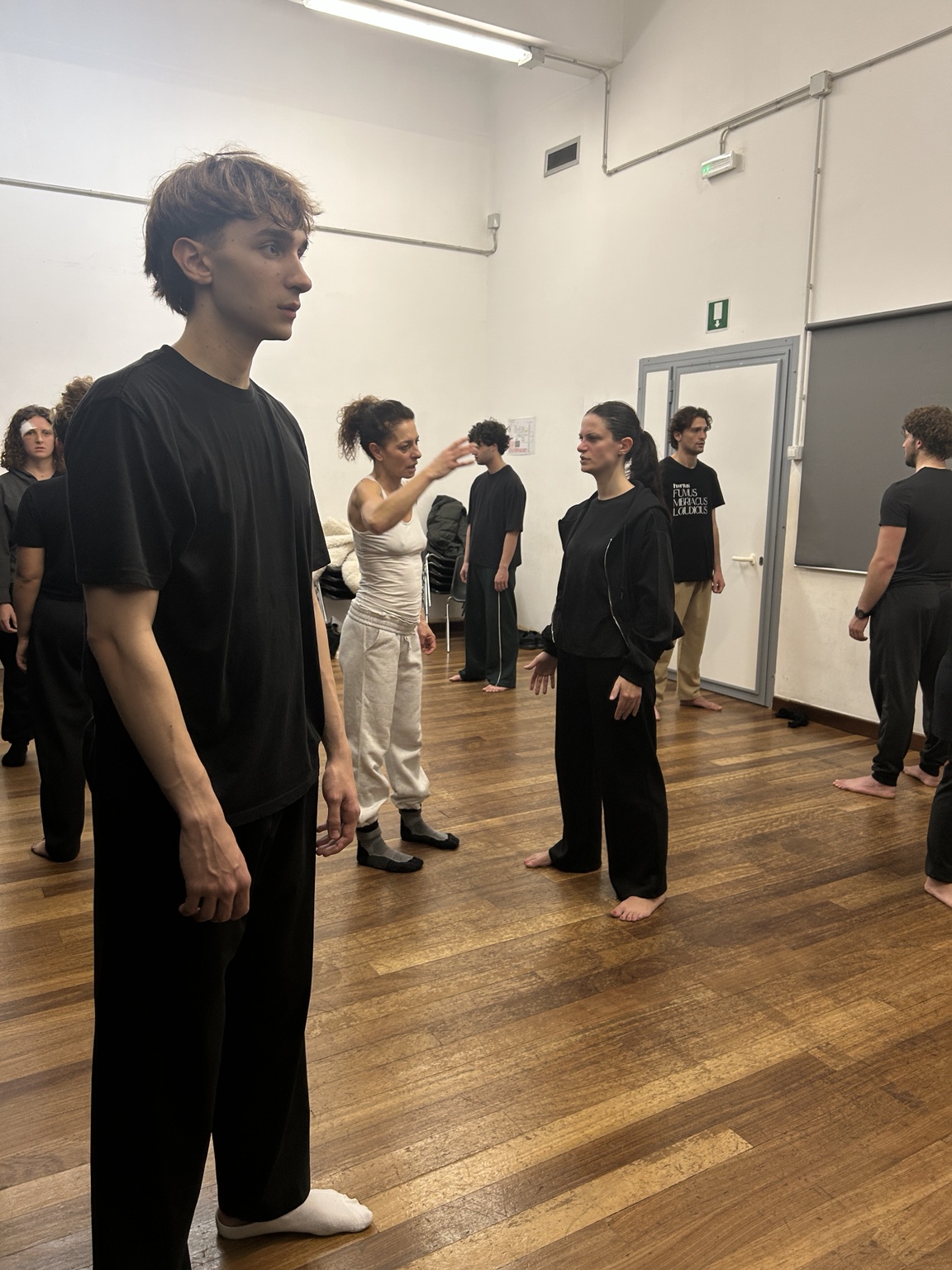 Allievi di Roma Acting Lab durante un esercizio di training di gruppo